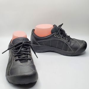 Keen Presidio water friendly oxford with EVA footbed size 6